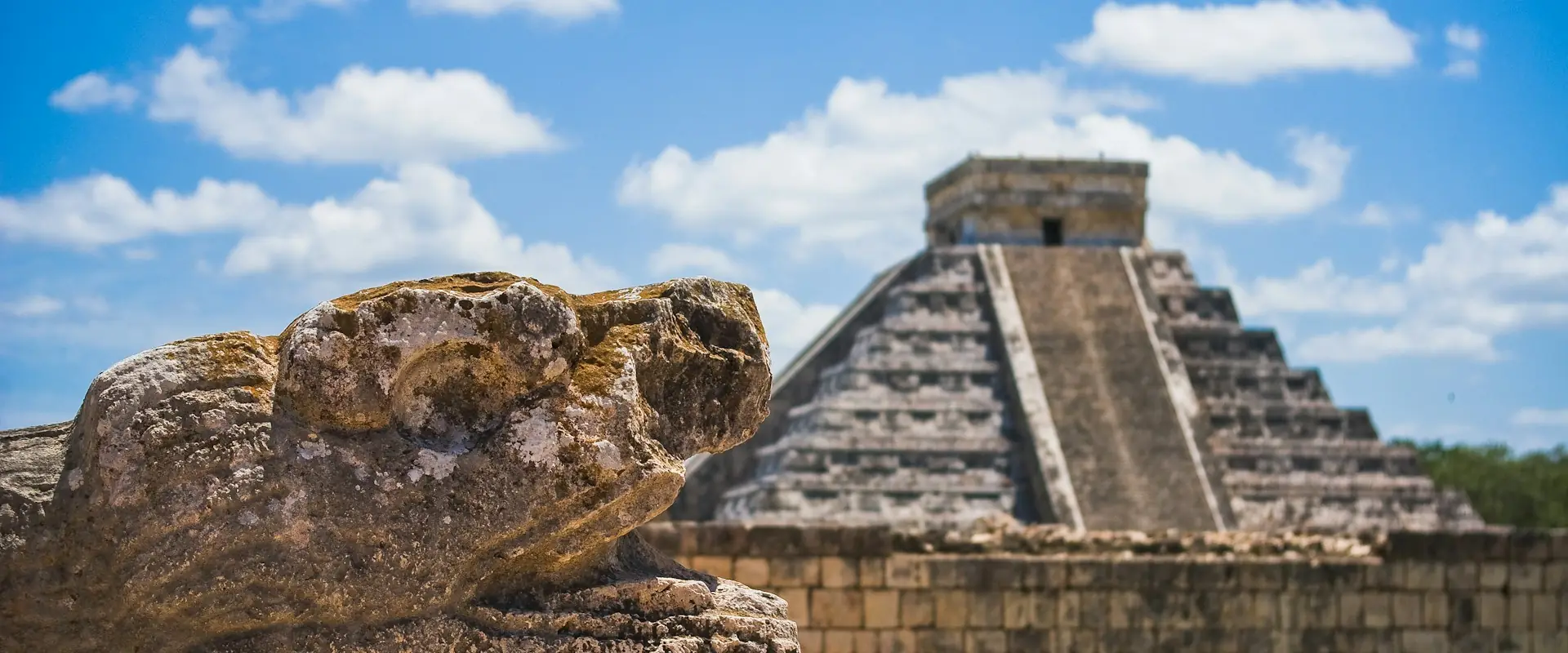 Vista panorámica de destinos turísticos en México: ciudades, playas y arquitectura